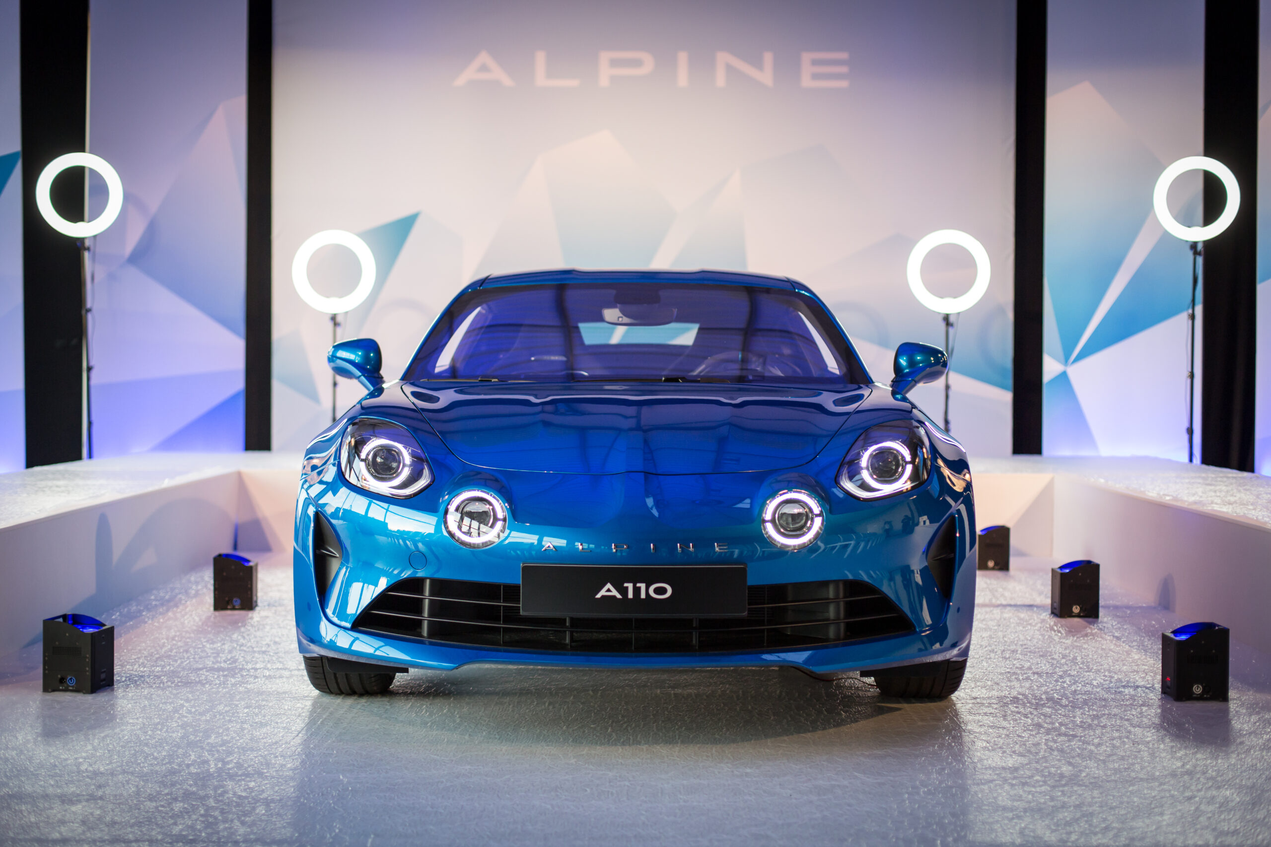 Révélation Alpine A110 et A290 — Scénographie France