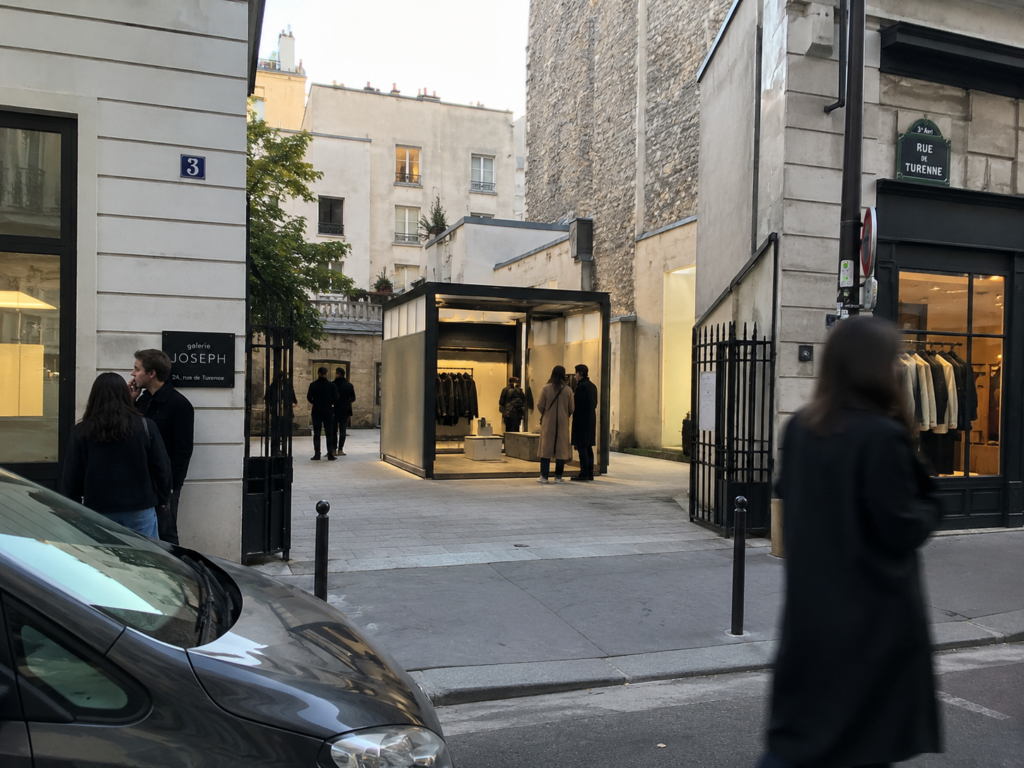 Fashion Week sans défilé : comment une marque peut émerger à Paris ?