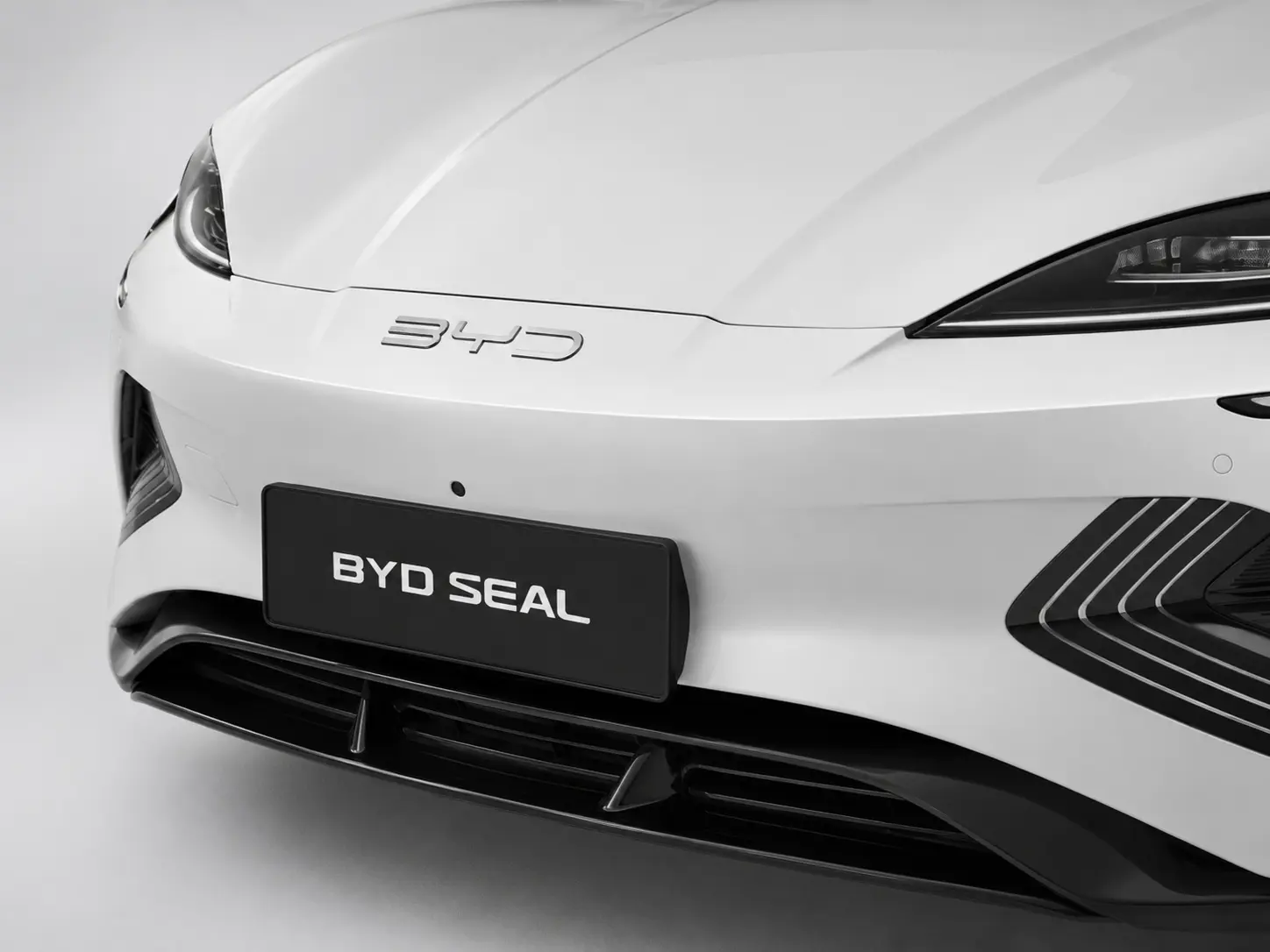 Lancement automobile BYD — scénographie événementielle