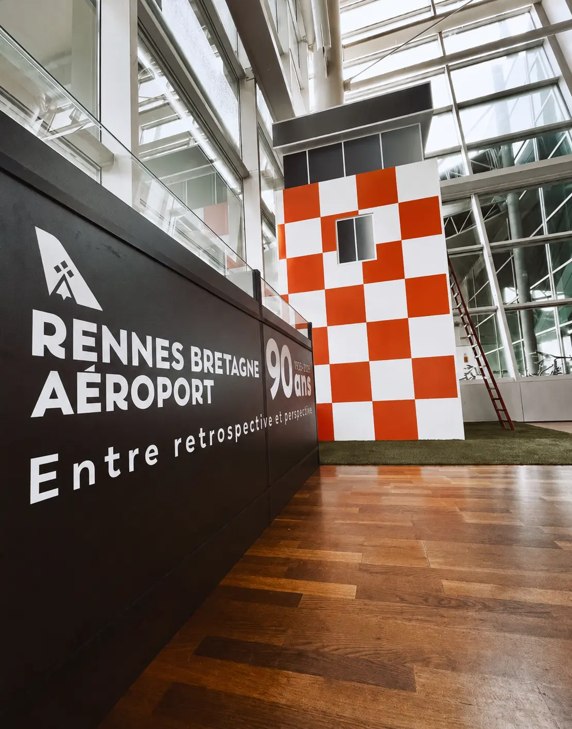 Scénographie événementielle premium pour les 90 ans de l'aéroport de Rennes